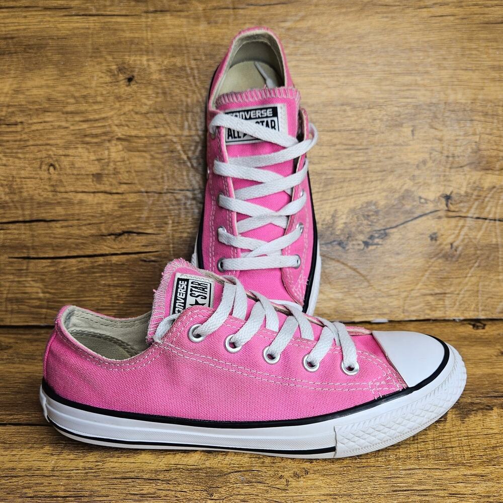 Converse All Star sz 2 youth hot pink low top lace up sneaker